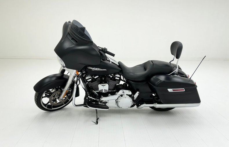 2020 Harley Davidson FLHX 2