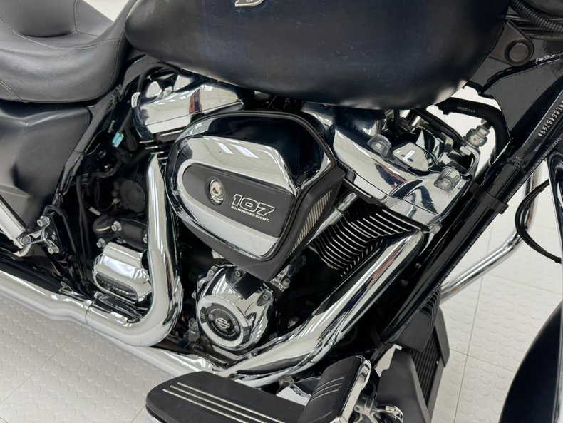 2020 Harley Davidson FLHX 17