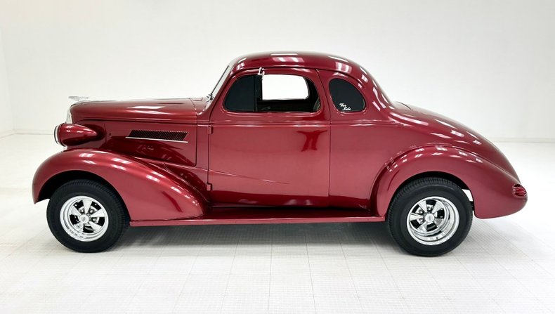 1937 Chevrolet Master Deluxe 2