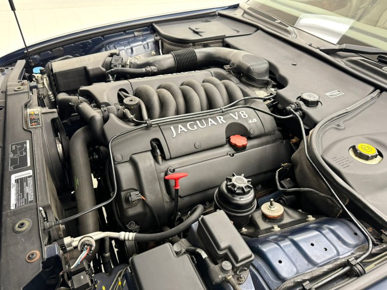 2000 Jaguar XJ8 31