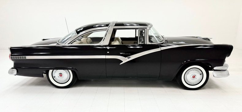 1956 Ford Fairlane 6