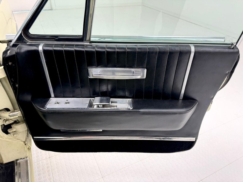 1965 Lincoln Continental 44