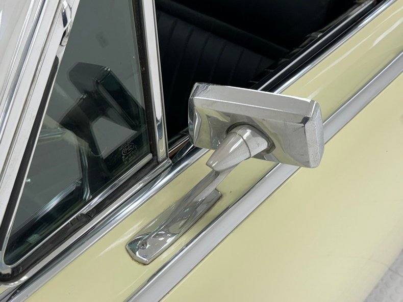 1965 Lincoln Continental 15