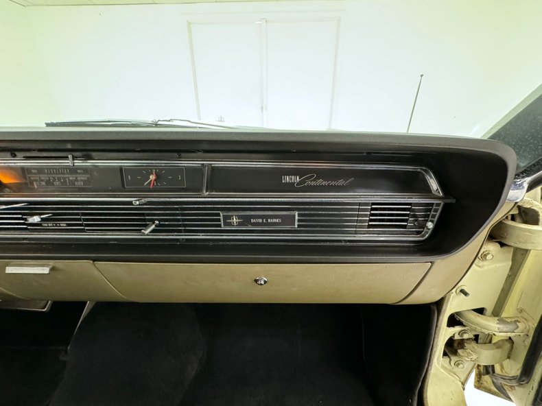 1965 Lincoln Continental 61