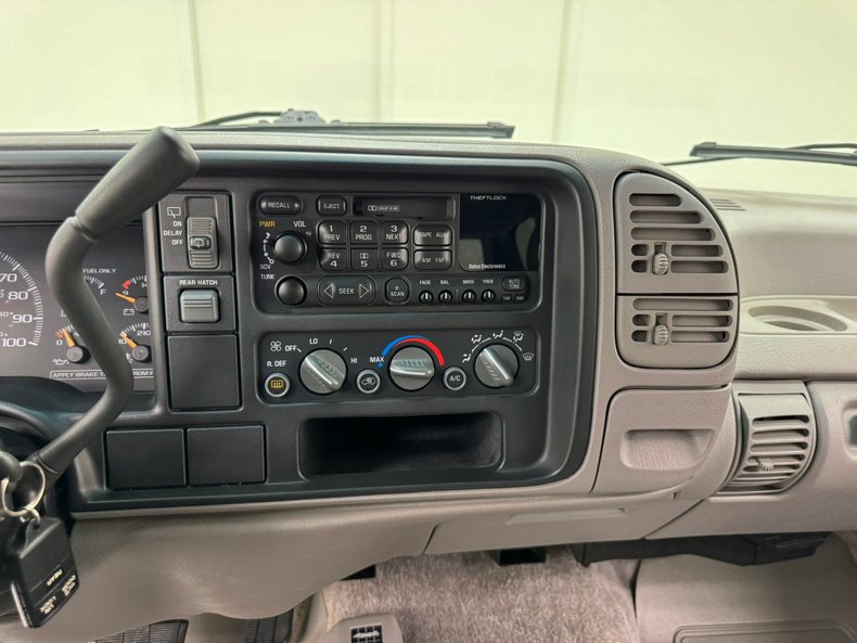 1995 Chevrolet Tahoe 54