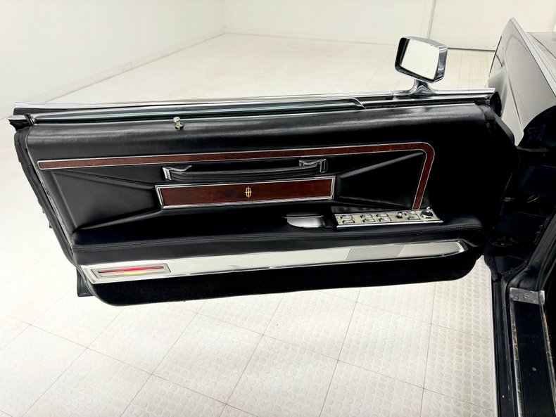 1970 Lincoln Continental 41
