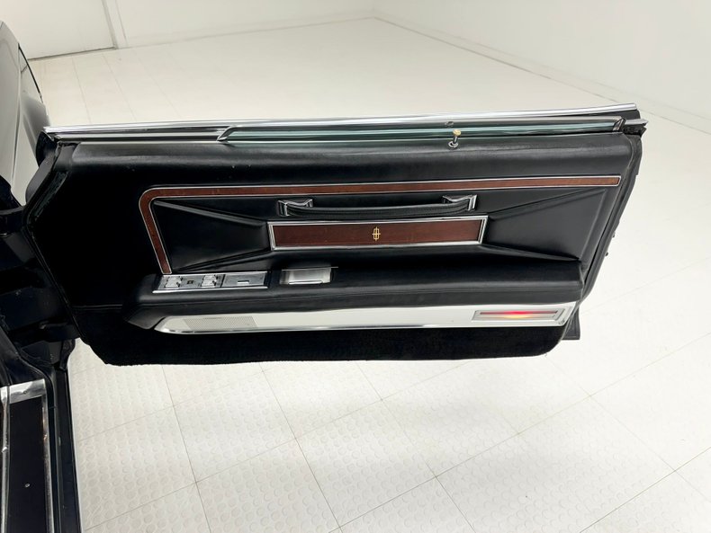 1970 Lincoln Continental 43