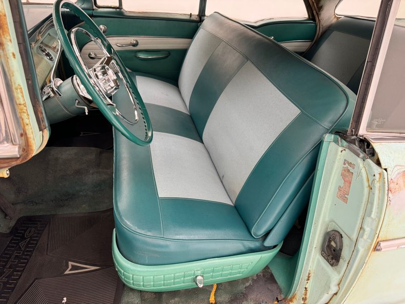 1956 Pontiac Chieftain 40