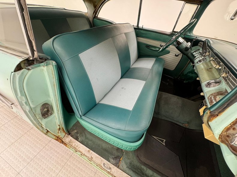 1956 Pontiac Chieftain 44