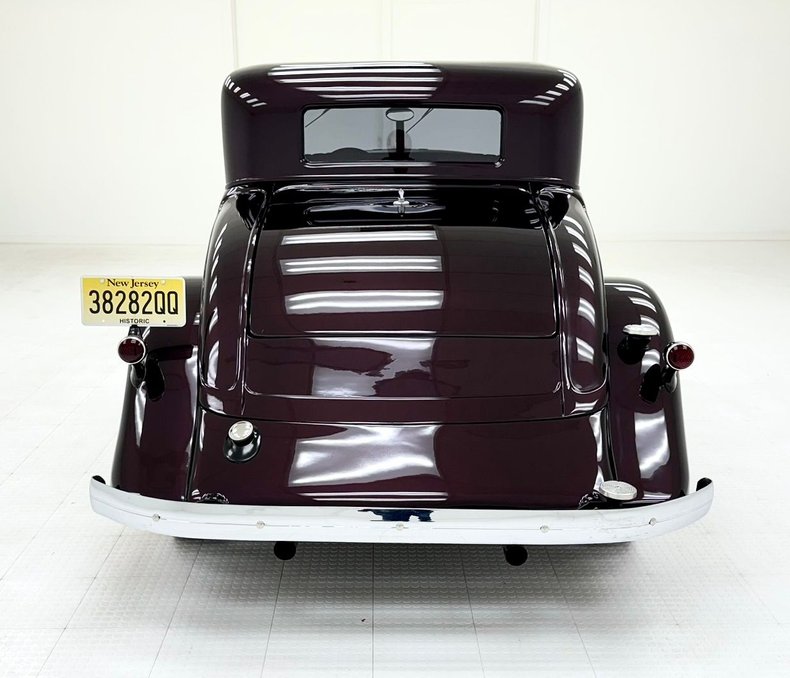 1933 Chrysler Imperial 4