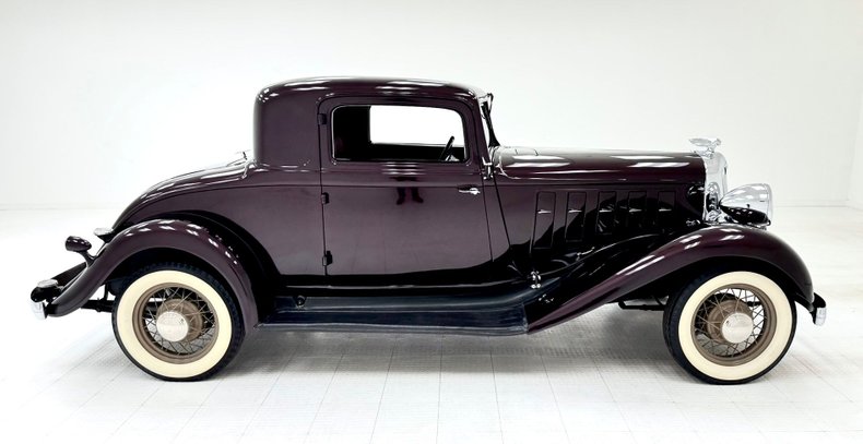 1933 Chrysler Imperial 6