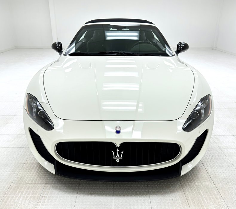 2015 Maserati GranTurismo 8