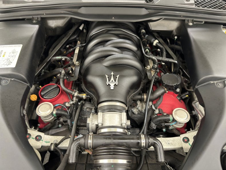 2015 Maserati GranTurismo 32