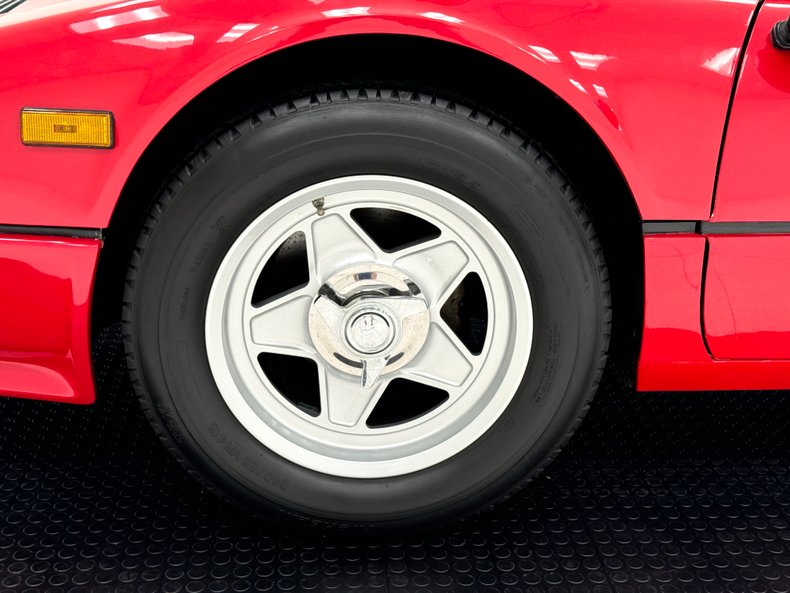 1984 Ferrari Berlinetta Boxer 13