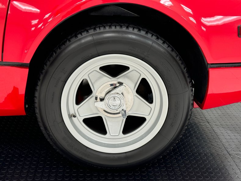 1984 Ferrari Berlinetta Boxer 19