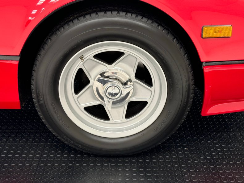 1984 Ferrari Berlinetta Boxer 26