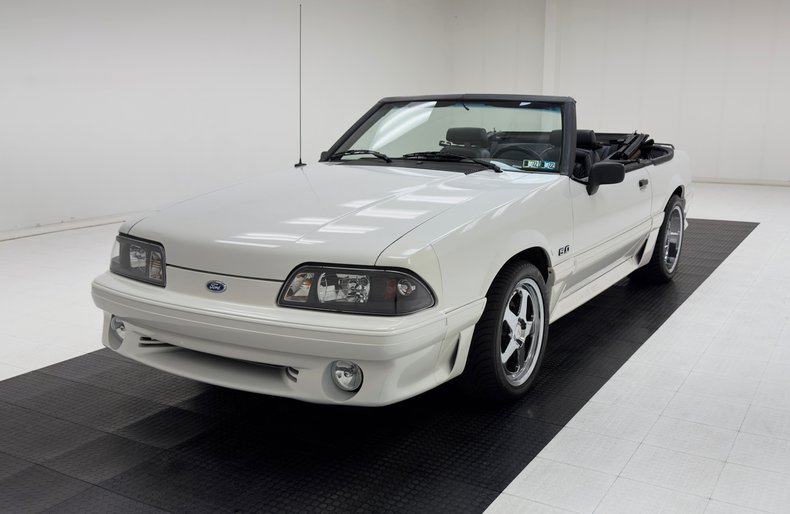 1993 Ford Mustang 2