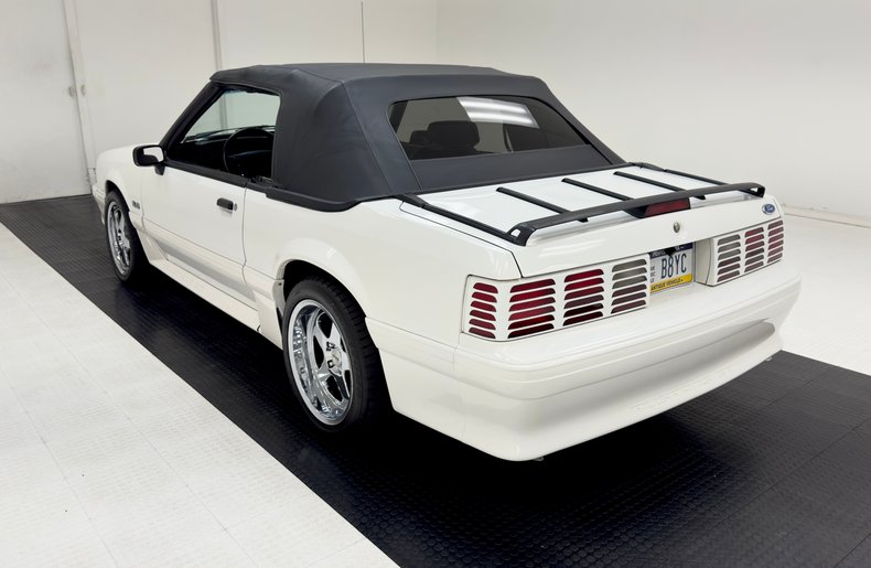 1993 Ford Mustang 5
