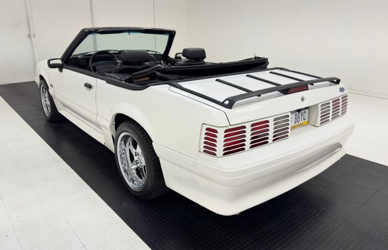 1993 Ford Mustang 6