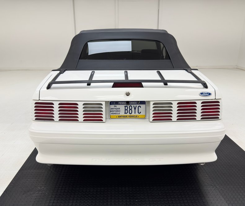 1993 Ford Mustang 7