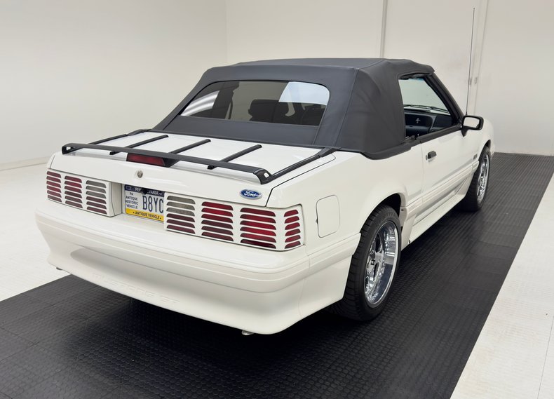 1993 Ford Mustang 8