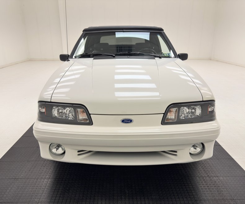 1993 Ford Mustang 11