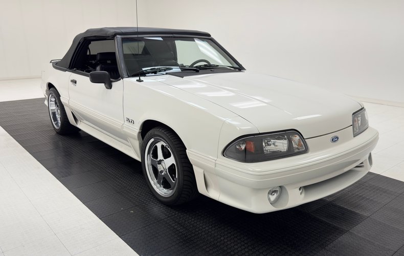 1993 Ford Mustang 10