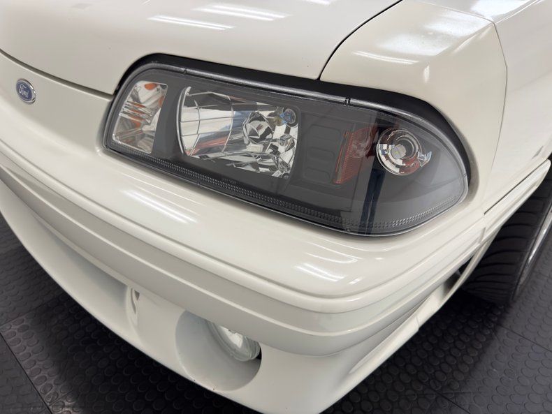 1993 Ford Mustang 13