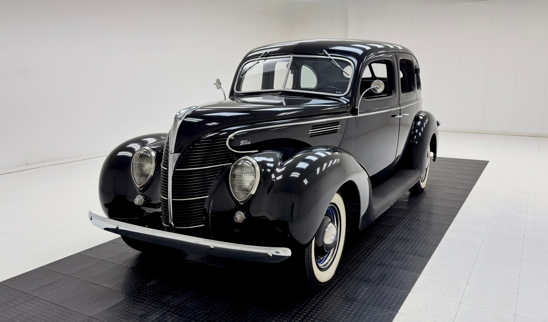 1939 Ford 60 Series Standard