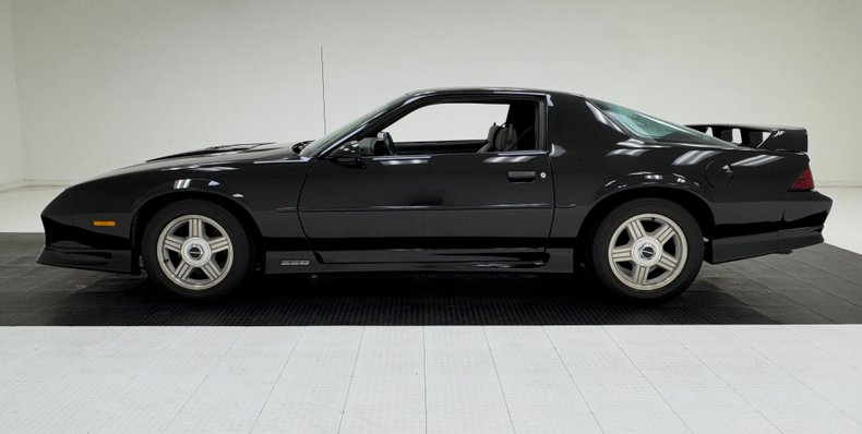 1991 Chevrolet Camaro 2