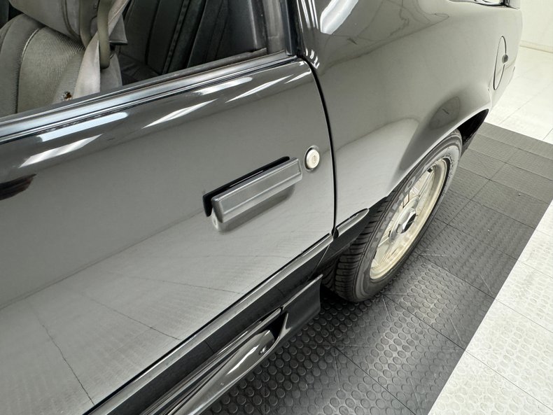 1991 Chevrolet Camaro 17
