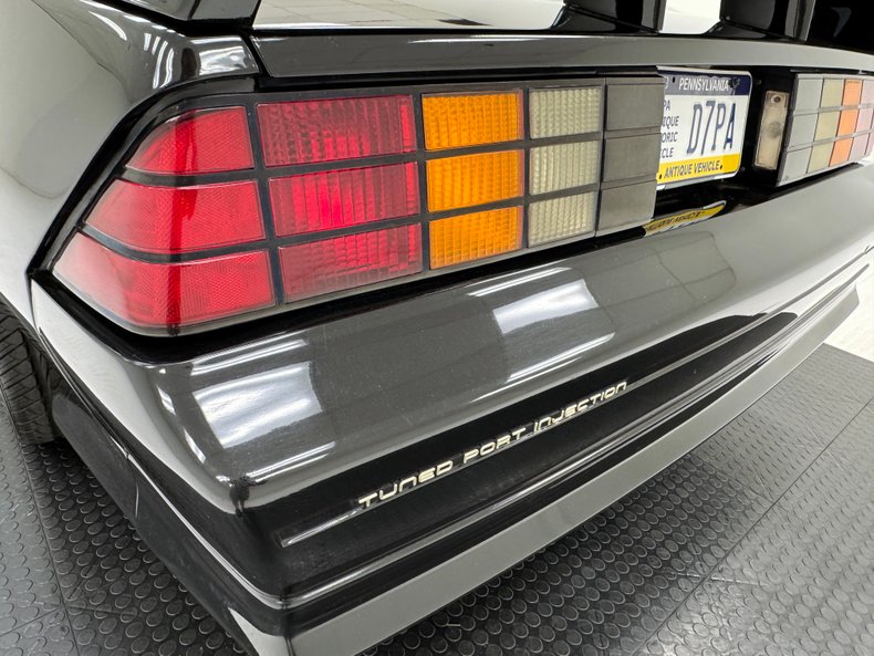 1991 Chevrolet Camaro 21