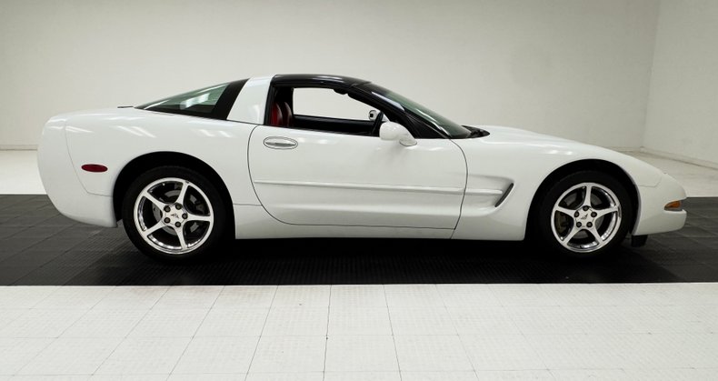 2000 Chevrolet Corvette 9
