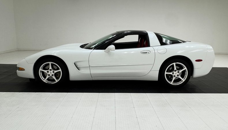 2000 Chevrolet Corvette 3