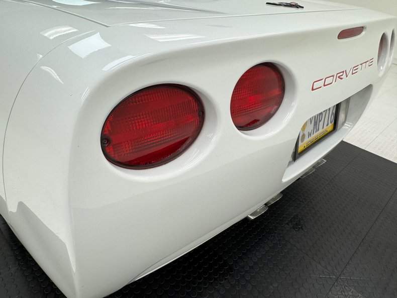 2000 Chevrolet Corvette 24