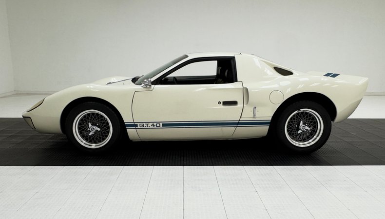 1988 Pontiac Fiero 2