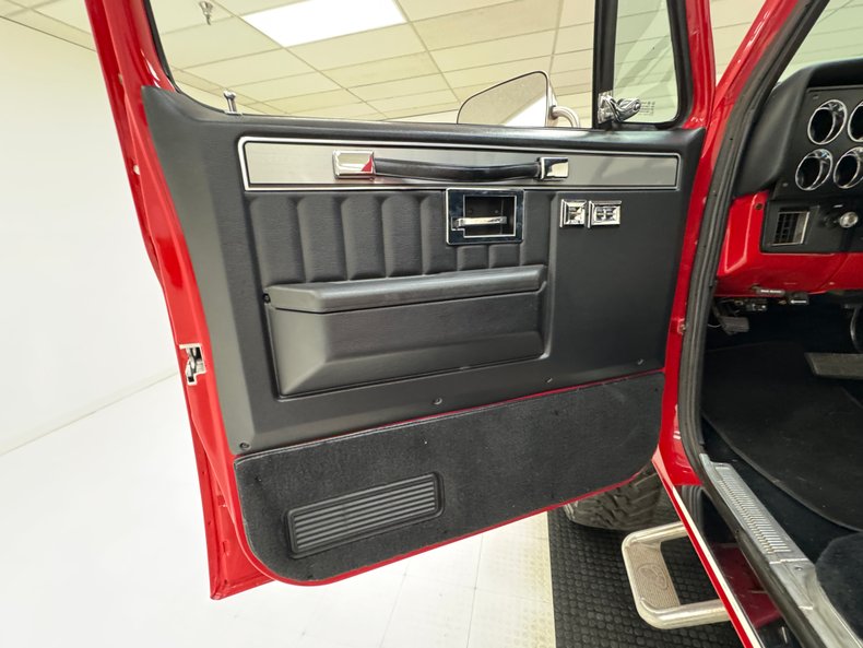 1987 Chevrolet K-10 34
