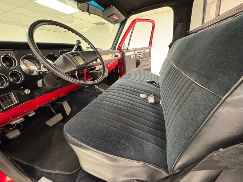 1987 Chevrolet K-10 38