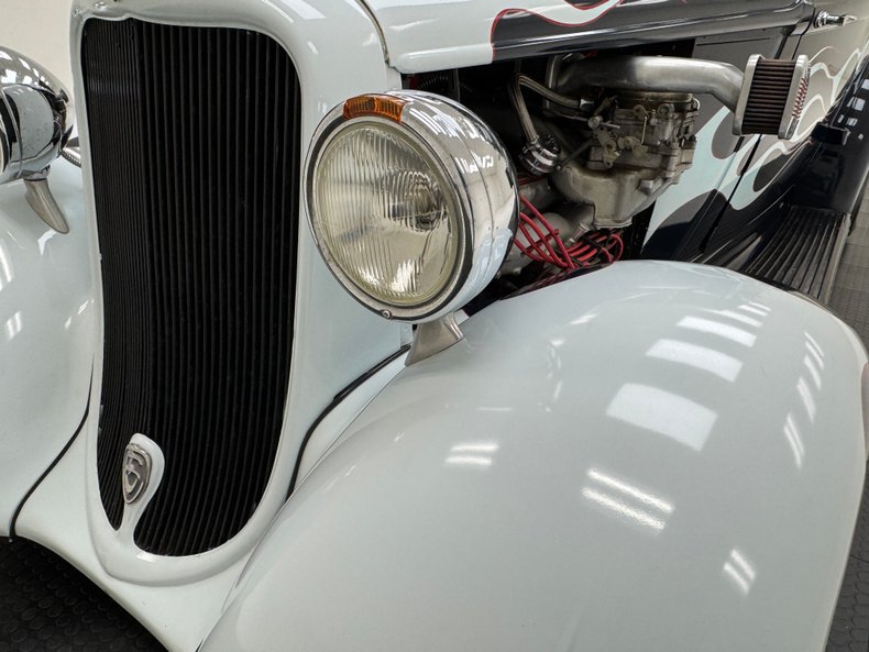 1933 Dodge 6 Series 12