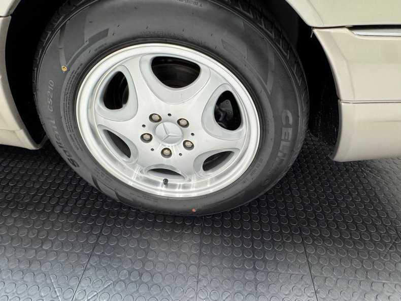 1999 Mercedes-Benz S320 19
