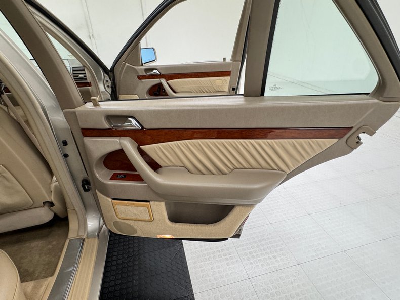 1999 Mercedes-Benz S320 49