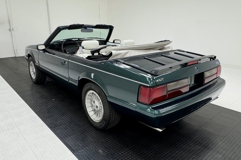 1990 Ford Mustang 6