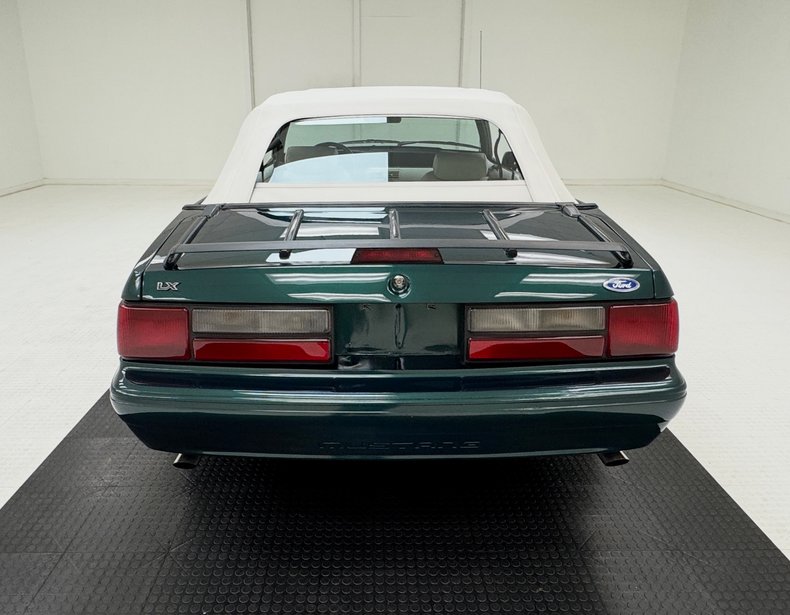 1990 Ford Mustang 7