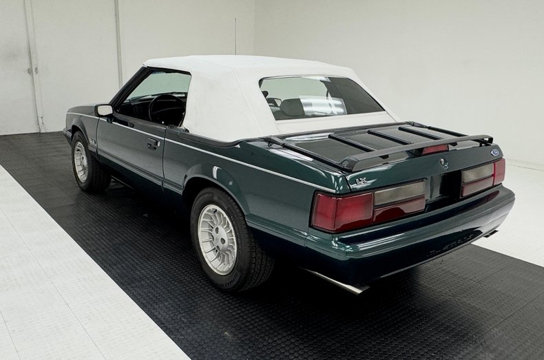 1990 Ford Mustang 5