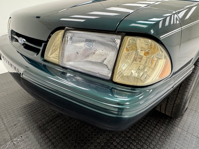 1990 Ford Mustang 13