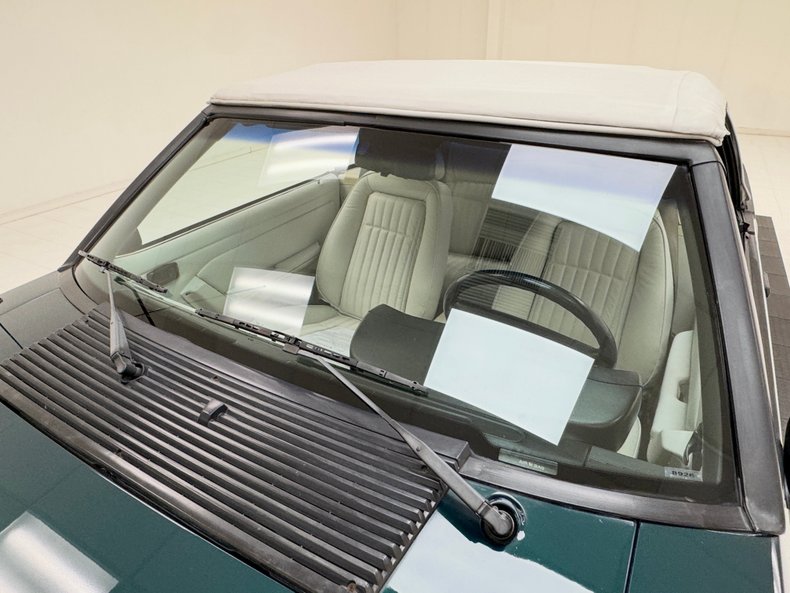 1990 Ford Mustang 16
