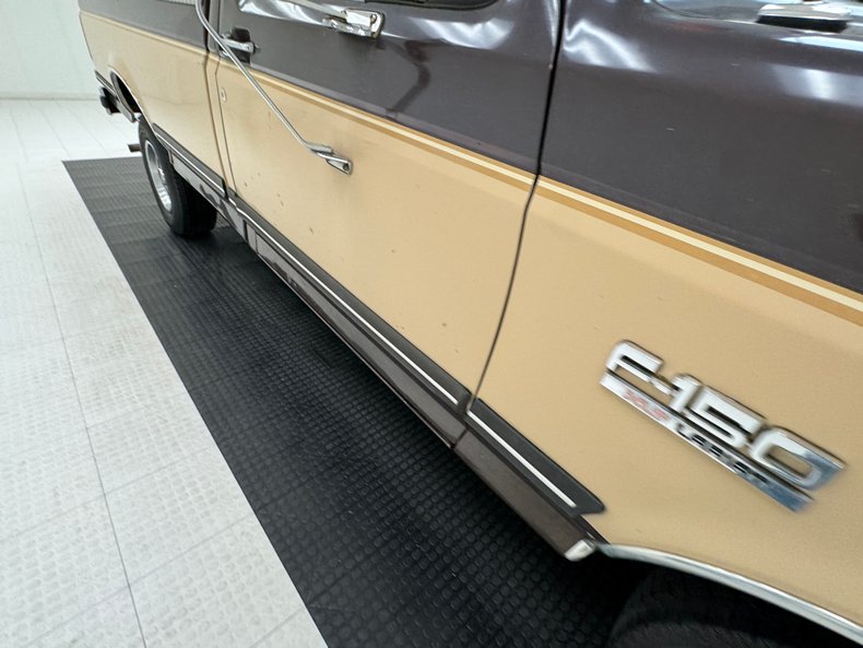 1990 Ford F150 35