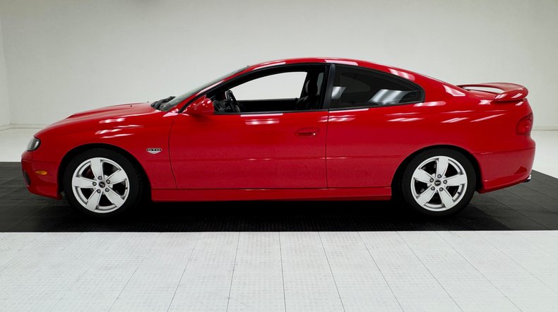2005 Pontiac GTO 2