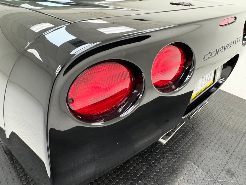 1998 Chevrolet Corvette 24