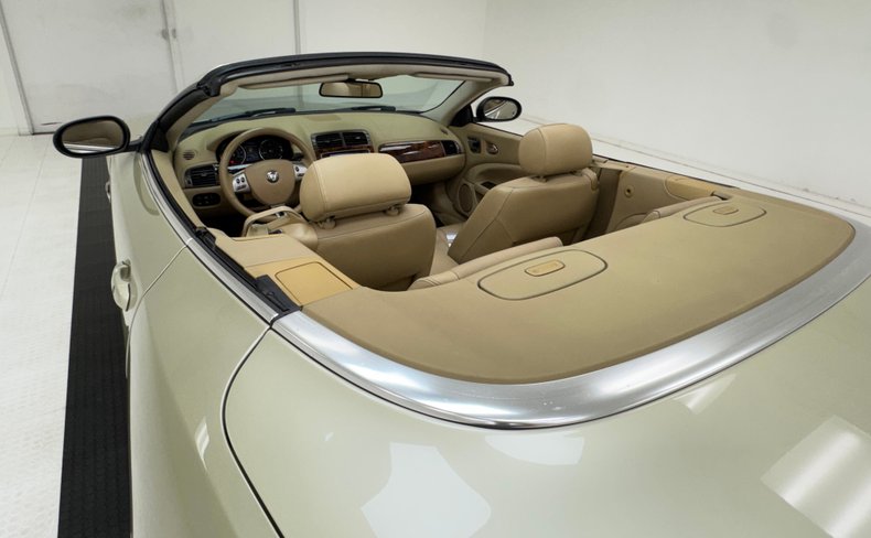 2007 Jaguar XK8 21